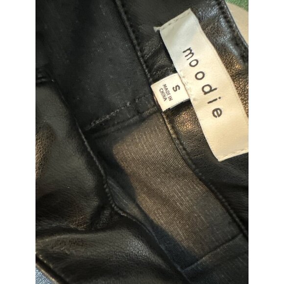 NWOT Moodie Black Faux Leather Shorts Size S - Picture 3 of 3